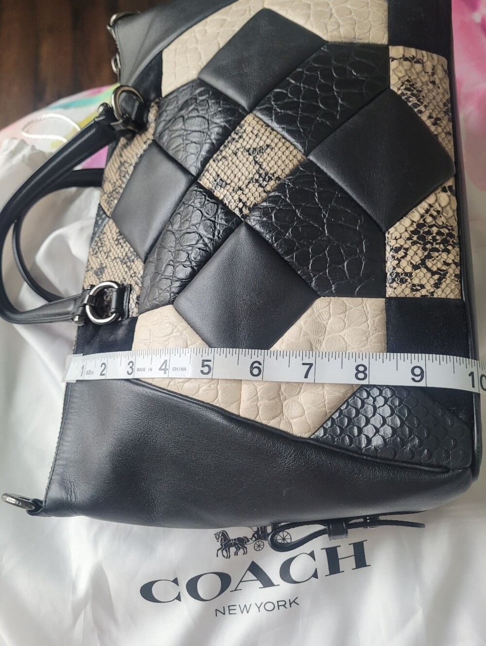 Coach Purse, Vintage. "Canyon Quilt Primrose" In embossed leather - Picture 7 of 16